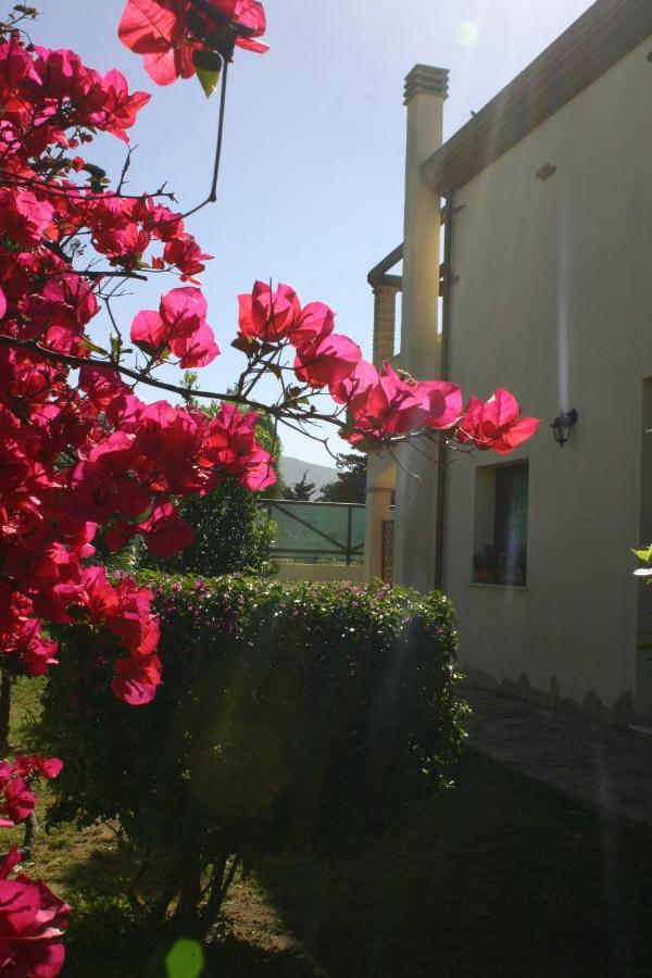 Casa Vacanze Menta Fiorita Flumini di Quartu Bagian luar foto