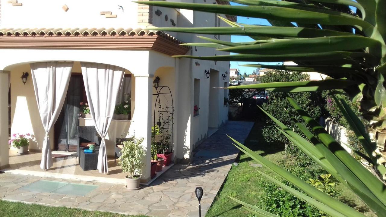 Casa Vacanze Menta Fiorita Flumini di Quartu Bagian luar foto