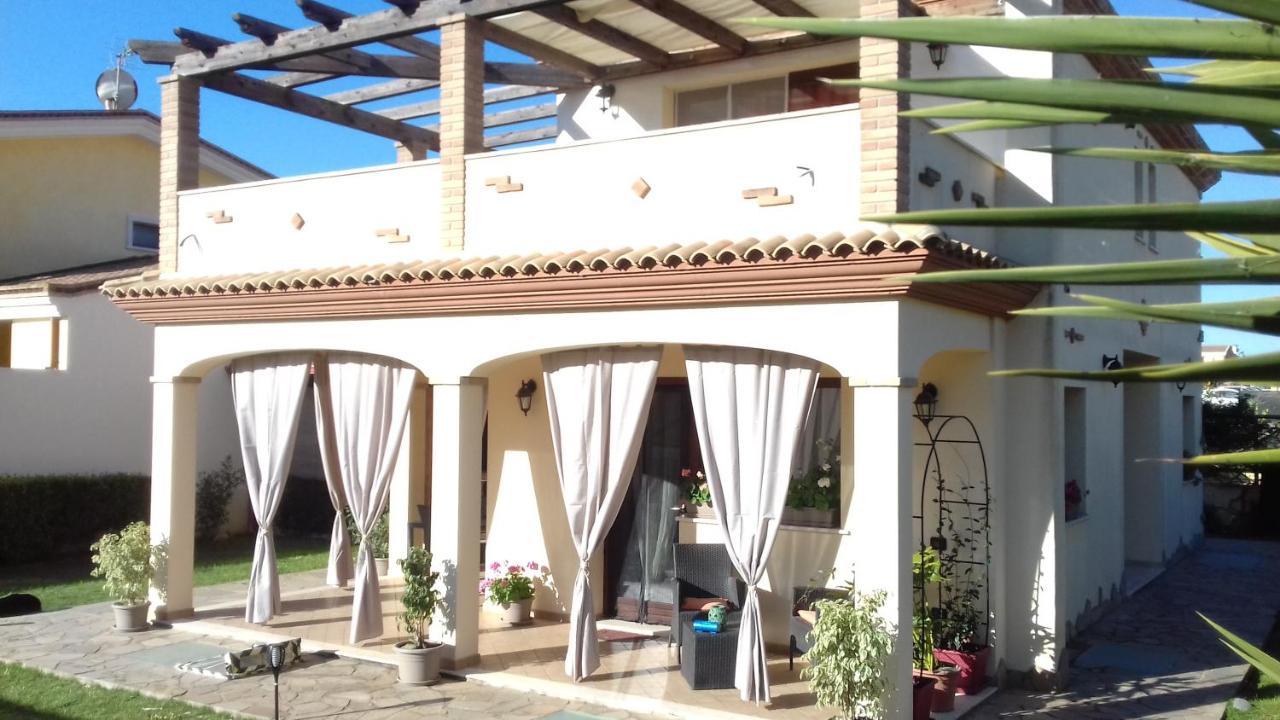 Casa Vacanze Menta Fiorita Flumini di Quartu Bagian luar foto